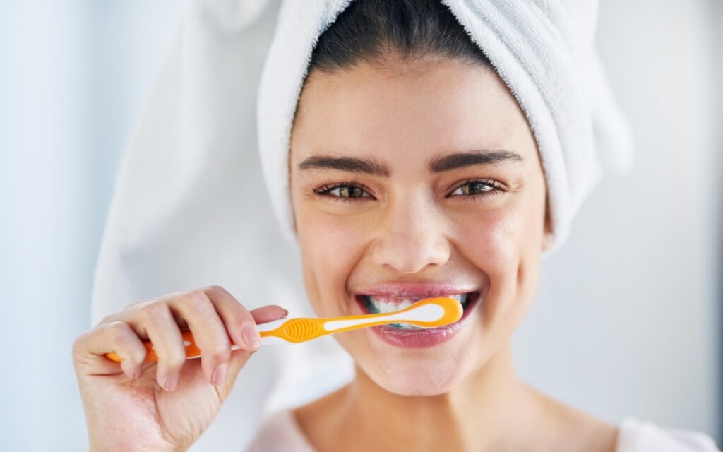 Oral Hygiene Tips To Prevent Staining And Damage To Clear Braces